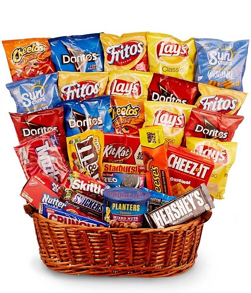 FYF-919 Chips Candy &amp; More Gift Basket